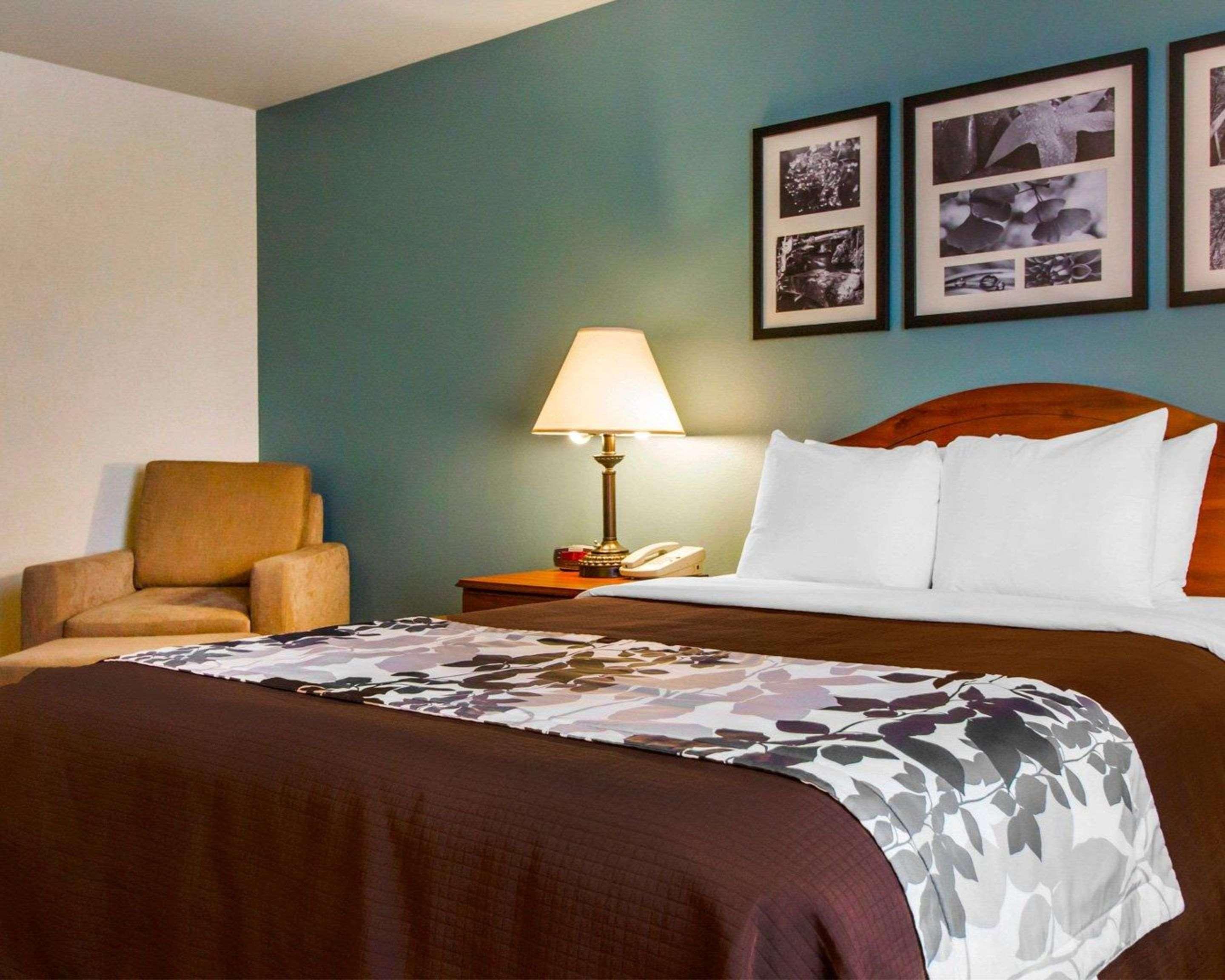 Sleep & 3* Evansville
