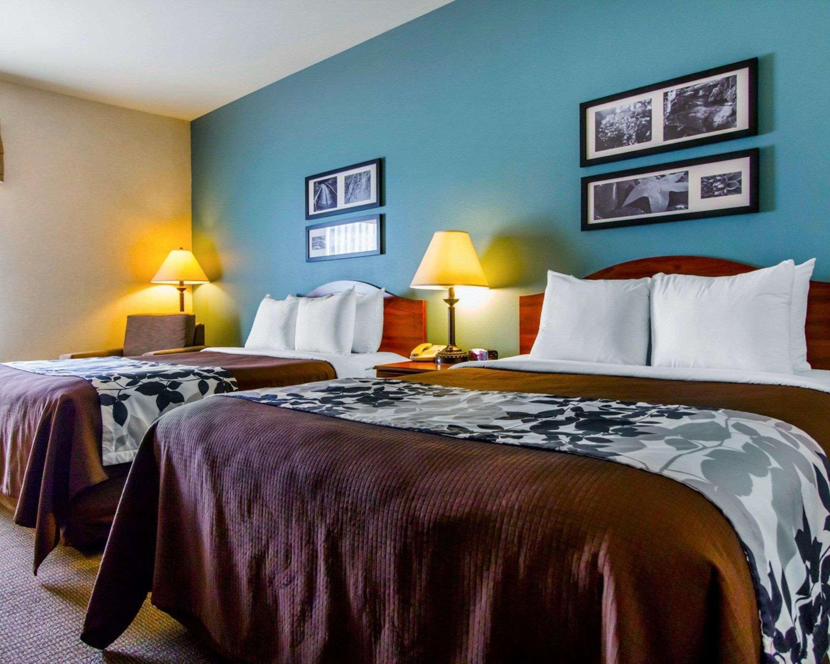 Sleep & 3* Evansville