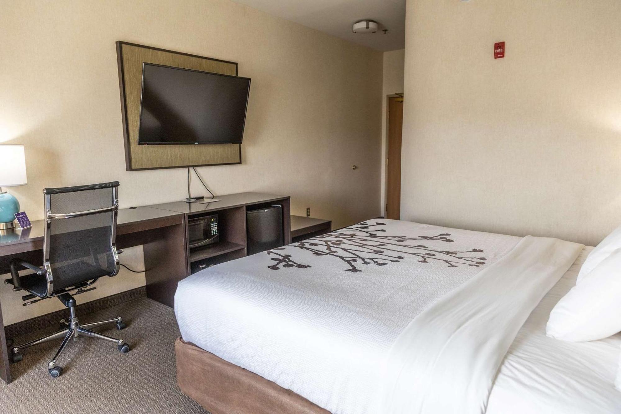 Sleep & 3* Evansville