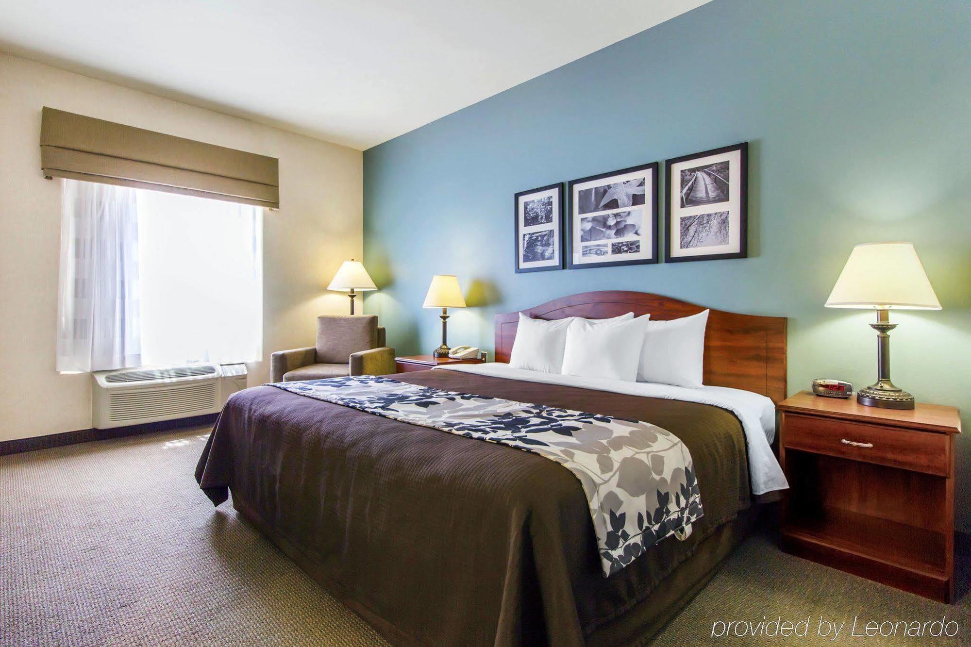 Sleep & 3* Evansville