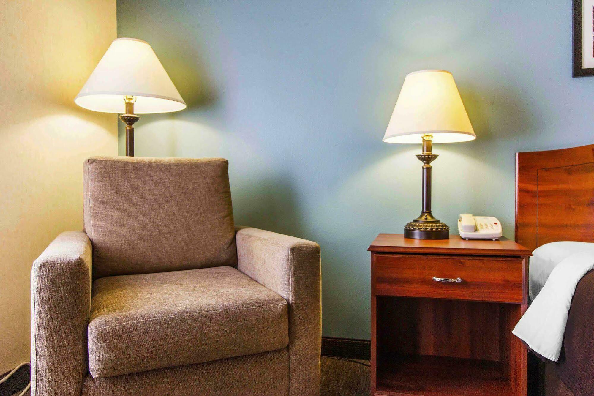 Hotel Sleep & Evansville