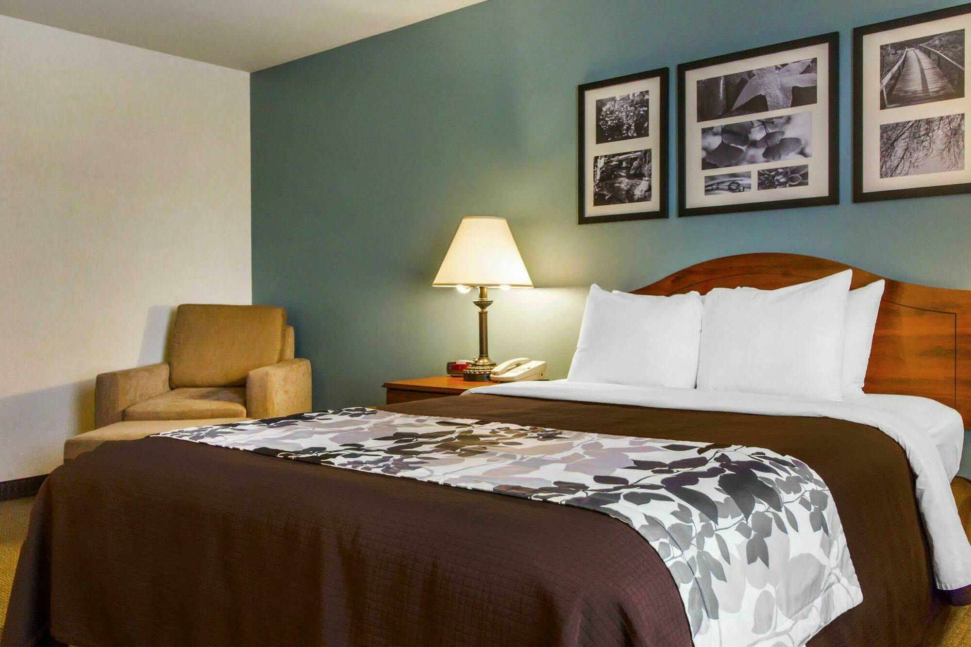 Sleep & 3* Evansville